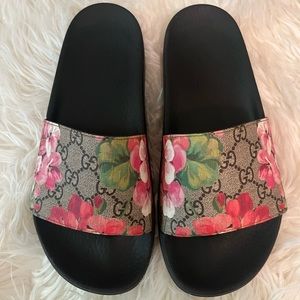 Gucci Floral Slides // GG Blooms Supreme Floral Slide